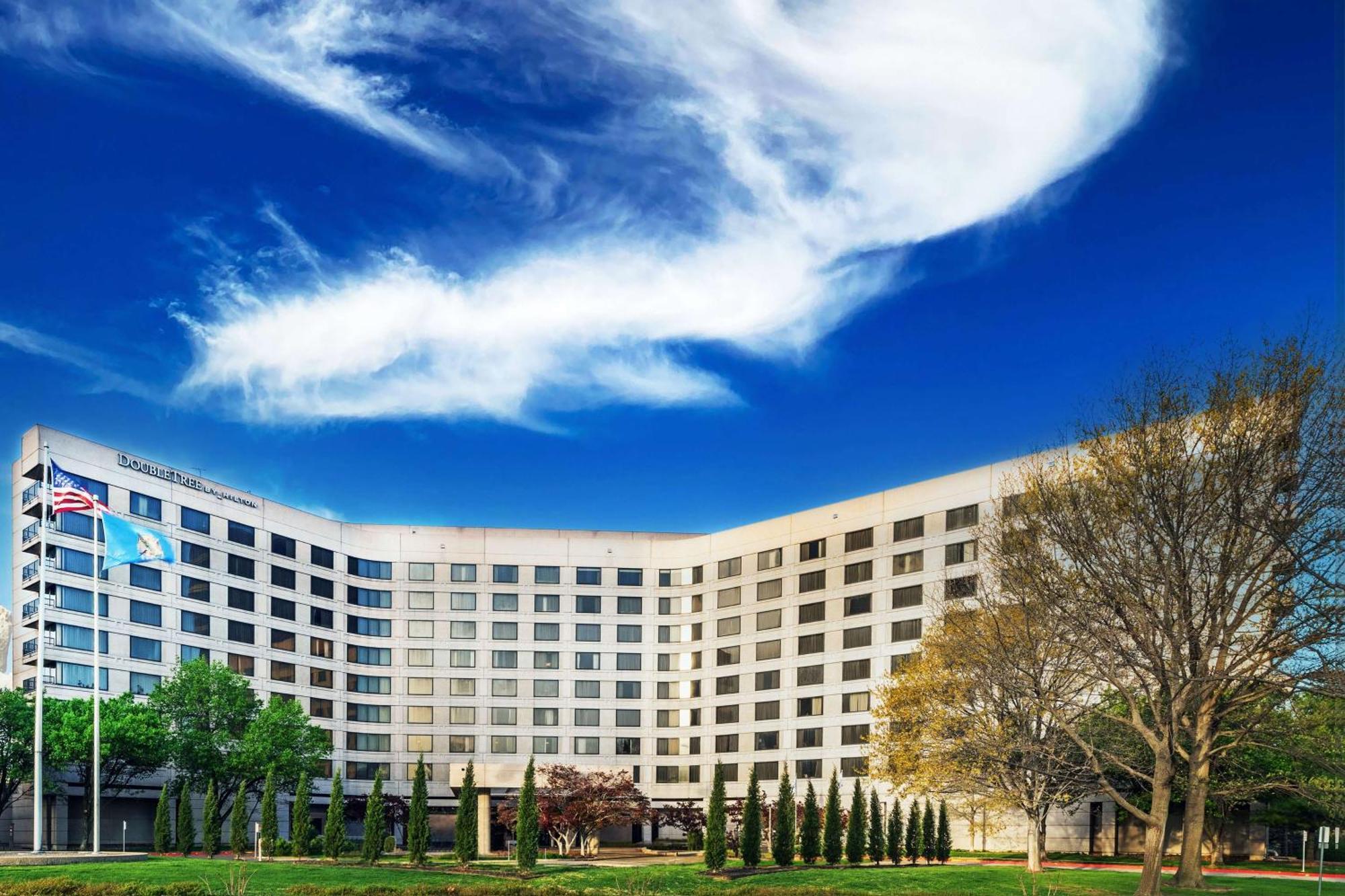 Doubletree By Hilton Tulsa At Warren Place Exterior foto